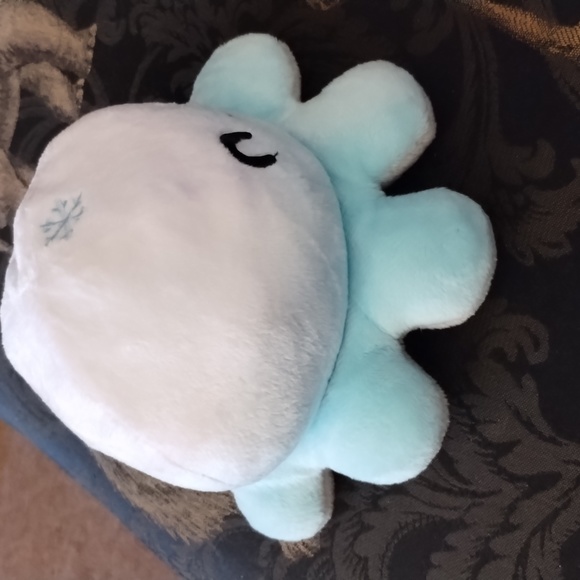 ∆TeeTurtle Reversible Plushies Black Gray Octopus Plushie Snowflake Cloud Fidget - Picture 12 of 17